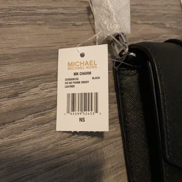 NWT… Michael Kors Black Phone / Wallet/ Mini Crossbody. - Picture 2 of 7